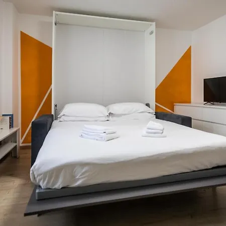 Italianway - Castellana Mono 68 アパート